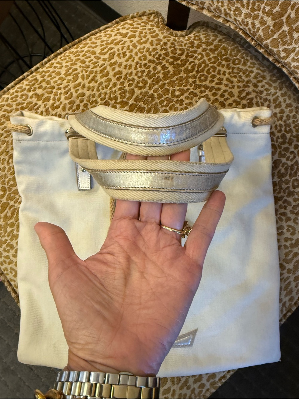 💯 Auth! Saint Laurent Cream Canvas Tote with Rope Trim and Soft Metallic Accents - Picture 3 of 16